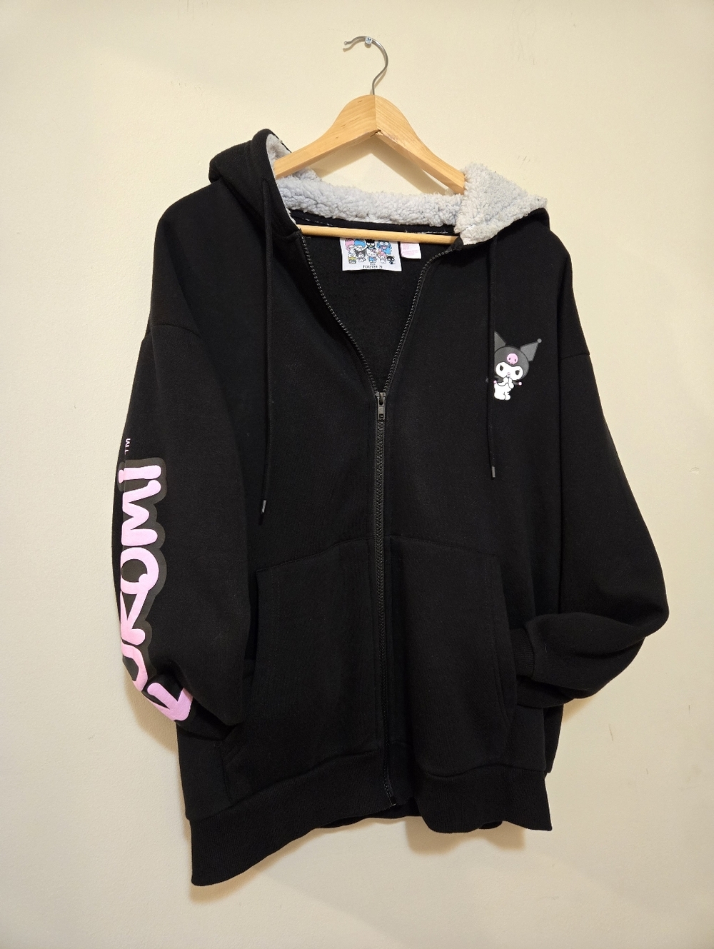 Forever 21 Black Zip-Up Kuromi Hoodie with Pink Sleeve Accent - Picture 7 of 8